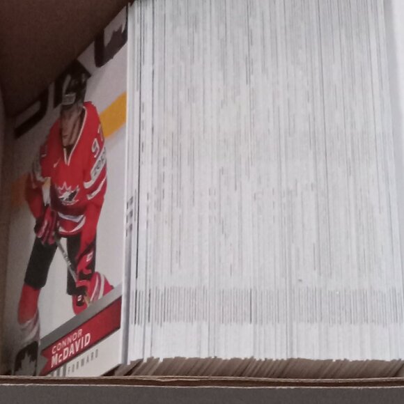 Canadian Tire Team Canada 2017-18 Base Set 1-100 in box great condition - Picture 9 of 13